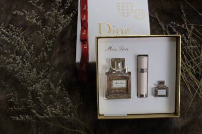  								Set Nước Hoa Dior Miss Dior Absolutely Blooming EDP Signature 							
